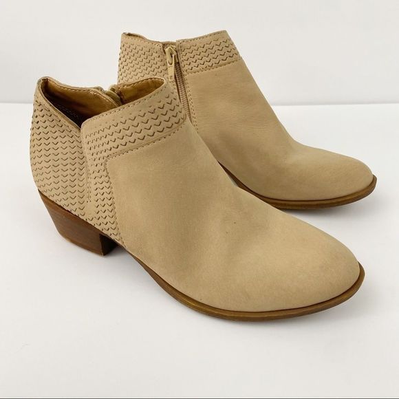 Lucky Brand Shoes - Lucky Brand • Tan Ankle Booties
